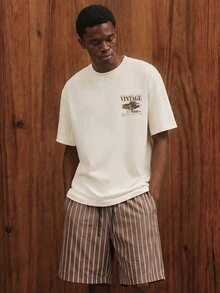 Manfinity Joysei 男士復古汽車印花上衣與條紋短褲套裝，2件套穿搭 - 棕色 - 查看 2