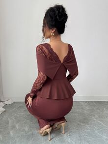 Modelyn 性感蕾絲拼接方領露背長袖荷葉邊上衣修身緊身開衩裙女款優雅兩件套 - 棕色 - 查看 10