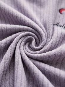 SHEIN طقم ملابس كاجوال نسائي مريح بلون بنفسجي فاتح، قطعتان، من قماش محبوك مضلع مطرز بحروف وقلوب - ارجواني - مشاهدة 6
