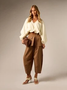 AiiRZ High Rise Barrel Leg Cropped Pants With Wrap Flap Detail And Oversized Patch Pocket Pleated Wide Leg Trousers - Green - View 2