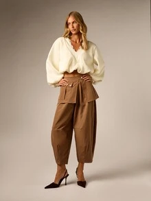AiiRZ High Rise Barrel Leg Cropped Pants With Wrap Flap Detail And Oversized Patch Pocket Pleated Wide Leg Trousers - Green - View 4