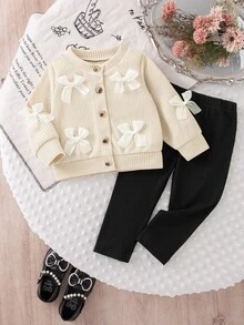 SHEIN 2件組幼女開襟衫與內搭褲套裝，甜美米色與黑色，3D蝴蝶結華夫格針織，長袖圓領，修身版型，適合生日派對、秋季假期、萬聖節 - 杏色 - 查看 6