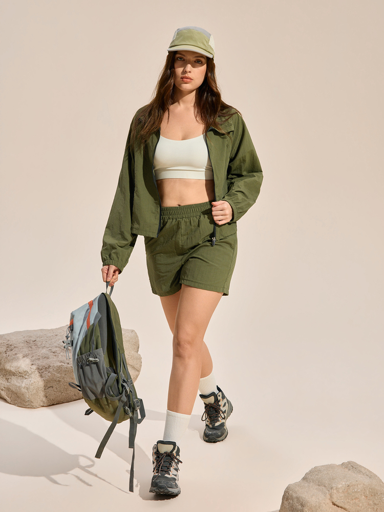 Exploreva Exploreva 女士时尚多功能拉链抽绳长袖外套和休闲短裤运动套装 - 橄欖綠 - 查看 5