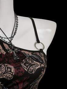 SHEIN ICON Y2K 女款夏季哥德風 Grunge Rock 十字印花不對稱領上衣 哥德龐克扣環上衣 黑色 夜店外出穿搭 - 彩色 - 查看 6
