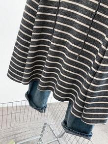 GlowEve CURVE Sweatshirt Rajut Bergaris Minimalis Terlaris untuk Wanita Ukuran Plus, Desain Bahu Normal, Setengah Resleting, Berkerudung, Potongan Longgar, Atasan Lapisan Dasar Serbaguna, Cocok untuk Pemakaian Sehari-hari dan Perjalanan, Sweatshirt Modis yang Melangsingkan - MultiWarna - View 5