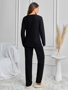 SHEIN طقم بيجامة كاجوال علوي مزين بتطريز دب مع لوحة متباينة ناعمة وبنطال - الأسود - مشاهدة 2