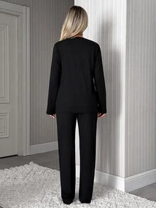 SHEIN طقم بيجامة نسائي لطيف بطبعة قهوة، ملابس علوية بأكمام طويلة وبنطلون سادة، ملابس منزلية ناعمة - الأسود - مشاهدة 2