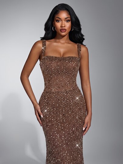 Elitara Elegant Luxury Minimalist Wasteland Style Crochet Beaded Square Neck Cami High Waist Slimming Straight Skirt With Back Slit For Formal Evening Wedding