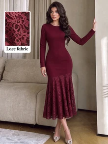 Modelyn Gaun Muslim Panjang Model Duyung Berkerah Bulat Lengan Panjang Warna Burgundy dengan Detail Renda Kontras dan Potongan Pas Badan - Burgundy - View 2
