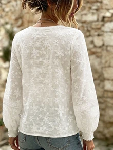 SHEIN Holidaya بلوزة نسائية شفافة مطرزة بأكمام واسعة على الطراز الفرنسي - أبيض - مشاهدة 3
