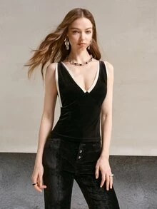 MOTF PREMIUM Tank top beludru dengan detail garis kontras. - Hitam - View 5