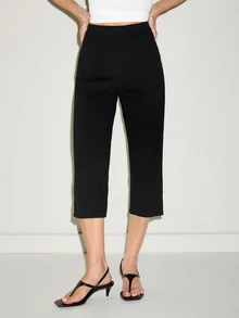 MOTF PREMIUM URBAN CHIC FITTED MINIMALIST TAPERED CAPRI PANTS, FALL/WINTER - Black - View 4