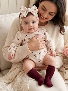 SHEIN Infant Autumn/Winter Versatile Minimalist Cute Cherry Pattern Round Neck Long Sleeve Romper And Dark Red Socks - Red - View 2