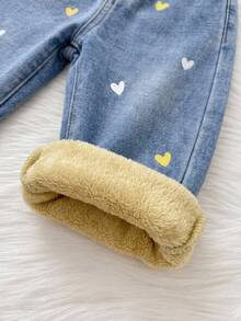 SHEIN LMoss Kids 女嬰秋冬款柔軟保暖彩色愛心圖案藍色丹寧刷毛內裡寬鬆錐形牛仔褲，適合嬰兒日常穿搭，幼兒牛仔褲，保暖牛仔褲 - 中等水洗藍 - 查看 7