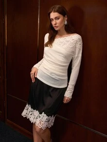 MOTF PREMIUM KAOS WANITA ELEGAN DENGAN RENDA KONTRAST MODE - Aprikot - View 4