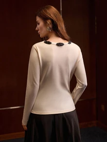 MOTF PREMIUM AUTUMN/WINTER ELEGANT ELEGANT COMMUTE DATE LUXURY ELASTIC KNIT POLKA DOT TIE V-NECK SLIM FIT WAIST-CINCHING CREAM WHITE WOMEN'S LONG SLEEVE T-SHIRT - Beige - View 3