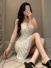 DAZY 蝴蝶結圖案蕾絲拼接修身無袖吊帶短洋裝 夏季女款睡裙睡衣 - 白色 - 查看 3