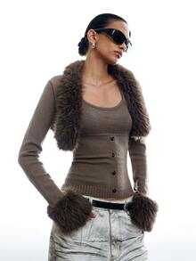 LYSMO Set 2 Potong Fashion Wanita: Cardigan Rajut Pendek dengan Hiasan Bulu dan Desain Kancing, Model Camisole. - Khaki - View 8