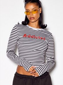 SUMWON WOMEN Striped Long Sleeve Crop Top With Graphic Logo Print Crew Neck Fitted Midriff Tee Spring Party - Black and White - View 4