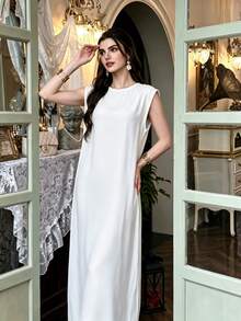 Yasmyna Women's Solid Color Round Neck Casual Minimalist Arabian Dress - Black and White - View 5