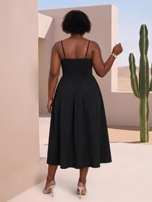 CurvyTilda 大码女式纯色褶皱优雅细肩带连衣裙 - 黑色 - 查看 2