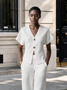 Briarwyn Set Kasual Wanita Warna Polos Terbaru, Atasan Lengan Pendek Desain Minimalis dengan Detail Kancing Logam, Celana Kasual Potongan Lurus dengan Tali Serut - Putih - View 2