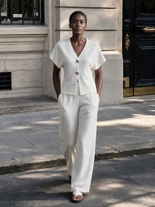 Briarwyn Set Kasual Wanita Warna Polos Terbaru, Atasan Lengan Pendek Desain Minimalis dengan Detail Kancing Logam, Celana Kasual Potongan Lurus dengan Tali Serut - Putih - View 1