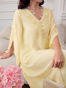 Al Najma 女款蕾絲拼接阿拉伯風洋裝 - 黃色 - 查看 6