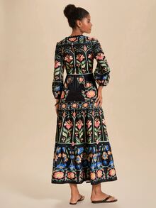 Travachic Gaun Elegan Wanita dengan Motif Bunga, Leher V Dalam, dan Tali Depan dengan Detail Renda Kontras - Hitam - View 2