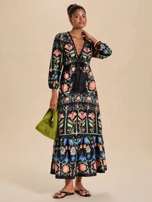Travachic Gaun Elegan Wanita dengan Motif Bunga, Leher V Dalam, dan Tali Depan dengan Detail Renda Kontras - Hitam - View 6