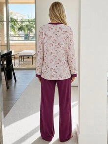 SHEIN Cottnline طقم ملابس منزلية نسائي من القطن بخطوط، رداء طويل الأكمام بحزام بلون موحد متعدد الألوان وبنطال نوم مريح بطبعة زهور، للارتداء اليومي - متعدد الألوان - مشاهدة 2