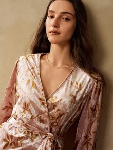 MOTF PREMIUM WOMEN'S LEAF PRINT LONG SLEEVE ROBE - Pink - View 2