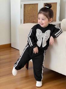 SHEIN Baby Girl Bow Patchwork Front Contrast Lace Pullover Autumn Sweatshirt & Sweatpants Set - Black - View 9
