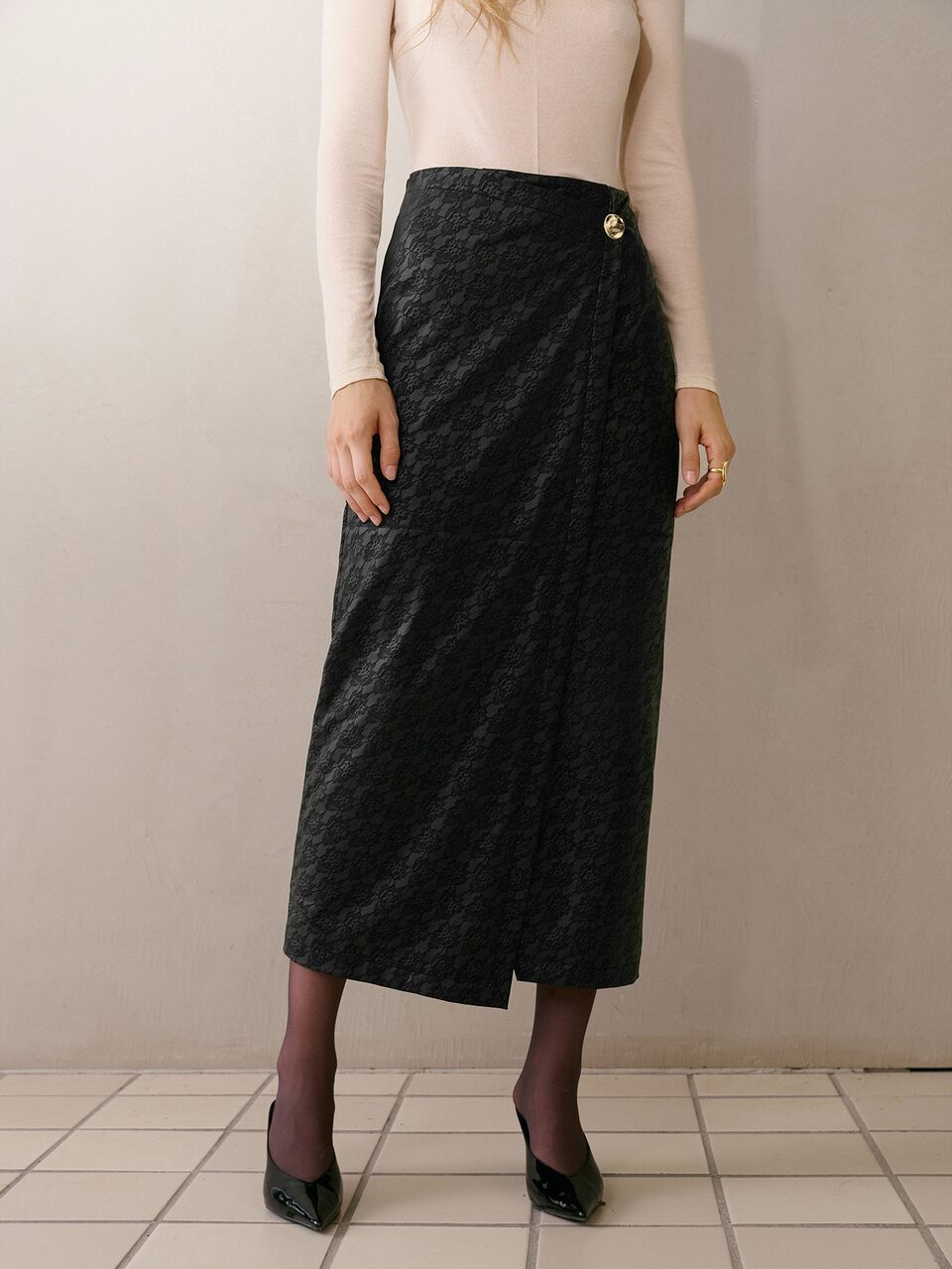 MOTF LACE TEXTURED PU ASYMMETRIC PLACKET METAL BUTTON SKIRT