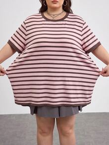 SHEIN CURVE+ 大尺碼 22W 女款休閒極簡寬鬆粉色條紋圓領T恤，適合秋冬穿著 - 彩色 - 查看 4
