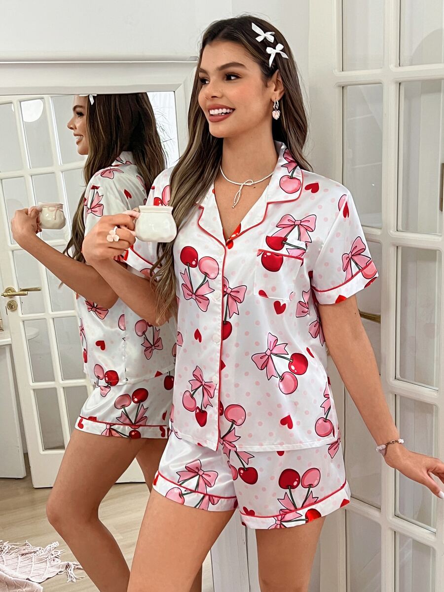 SweetSlumber طقم بيجامة نسائي من الساتان بطبعة قلب ونقاط بولكا وكرز وفيونكة، بياقة وأزرار أمامية، بتصميم حلو وكيوت وحيوي ومرح على ستايل Ins - أبيض - مشاهدة 1