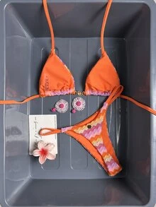 SHEIN Swim 2026春夏新款女士纹理面料金属装饰V领露背三角裹身绑带比基尼两件式泳衣 - 彩色 - 查看 3