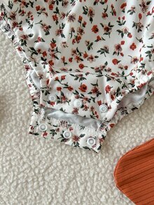 SHEIN Playful Pals قطعتان من ملابس الأطفال البنات الرومبير والجوارب، لطيفة وحلوة، بني صدأ، زهور، فيونكة، كشكشة، مضلع، أكمام طويلة متطايرة، رقبة دائرية، عادية، حفلة، خريف، عيد الميلاد، عطلة، ريترو - بني - مشاهدة 11