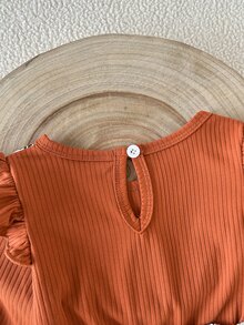 SHEIN Playful Pals قطعتان من ملابس الأطفال البنات الرومبير والجوارب، لطيفة وحلوة، بني صدأ، زهور، فيونكة، كشكشة، مضلع، أكمام طويلة متطايرة، رقبة دائرية، عادية، حفلة، خريف، عيد الميلاد، عطلة، ريترو - بني - مشاهدة 7
