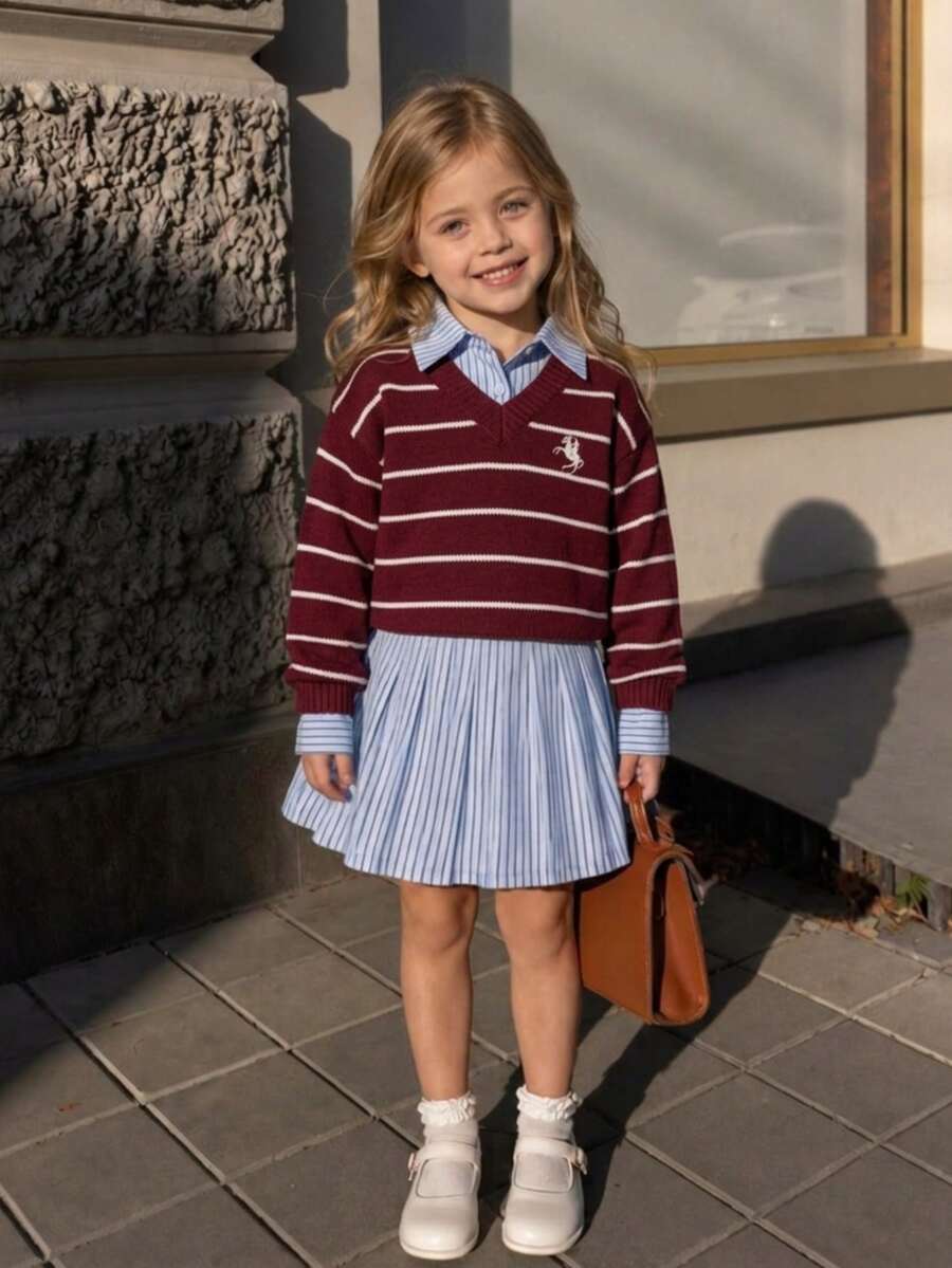 SHEIN 1件女童幼兒毛衣,時尚百搭V領經典配色條紋設計,黑色馬刺繡圖案,清新可愛風格,適中厚度,整齊下擺,緊口袖口,柔軟親膚質感,精緻針織套頭衫,適合日常穿著、上學、外出,秋冬季節 - 酒紅色 - 查看 1