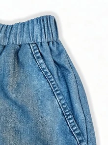 SHEIN [丹寧效果] 新款時尚通勤結飾不對稱下擺丹寧效果上衣與寬鬆長褲兩件套，休閒短袖上衣與寬鬆丹寧長褲套裝，適合度假與日常穿著 - 藍色 - 查看 7