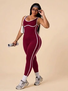 SHEIN Rhythm Era بدلة رياضية نسائية مقاس كبير بتصميم ألوان متباينة وحواف ملونة بدون أكمام بقصة ضيقة - عنابي اللون - مشاهدة 1