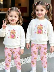 SHEIN Elladie kids 女童 1 套動物草莓印花圓領運動衫與內搭褲，愛心星星花卉圖案甜美秋季套裝，白色粉色 - 彩色 - 查看 4