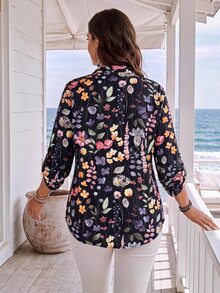 Rosumi Blus Lengan Panjang Wanita Ukuran Besar dengan Leher V dan Motif Bunga Penuh - Hitam - View 4