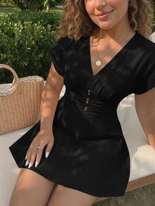 SHEIN MOD 大尺碼女款純色V領百褶休閒傳統優雅日常夏季洋裝 正式婚禮賓客黑色 - 黑色 - 查看 8