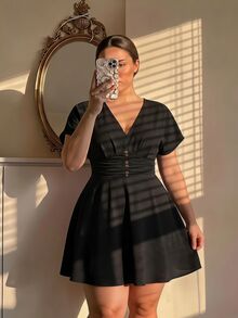 SHEIN MOD 大尺碼女款純色V領百褶休閒傳統優雅日常夏季洋裝 正式婚禮賓客黑色 - 黑色 - 查看 10