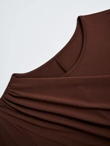 Poshavie Poshavie Gaun Wanita Ukuran Plus Premium Elegan dengan Detail Kerut, Kain Elastis, Desain Melangsingkan, Modis dan Menawan, Cocok untuk Perjalanan, Pesta, Kencan Malam, dan Acara Formal. - Coklat - View 6