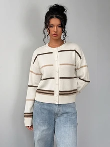 SHEIN BASICS 休閒極簡風女款開襟針織衫 米色條紋毛衣 秋冬女裝 通勤穿搭 百搭上衣 外出穿搭 機場穿搭 日常百搭約會穿搭 - 黑色 - 查看 3