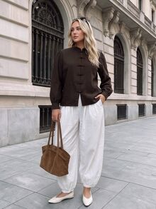 Easowa Curve Blus Plus Polos dengan Kancing Depan Bentuk Katak - Coffee Brown - View 9