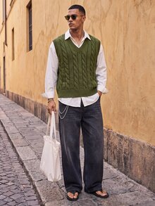 HIMLAND 男士純色深綠色針織背心，立領、無袖設計，修身版型，羅紋下擺，實用保暖層搭單品 - 橄欖綠 - 查看 4